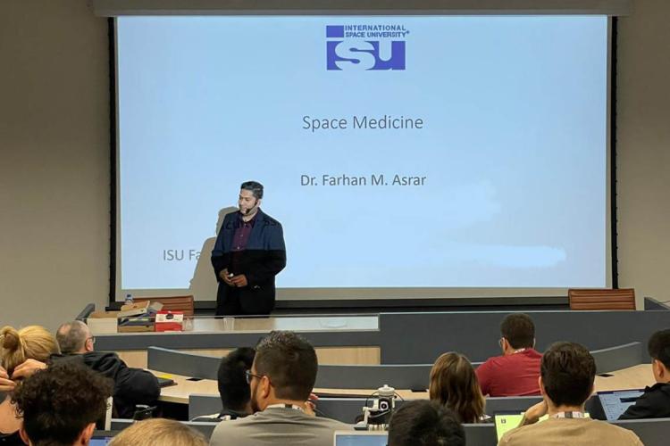 Farhan Asrar leads an introductory lecture on space medicine for Space Studies Program participants (supplied photo)