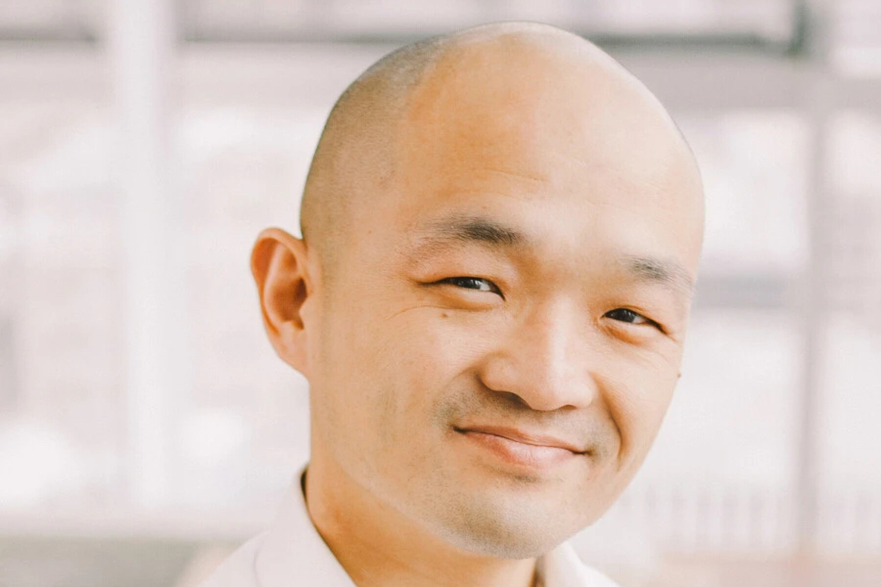 Portrait photo of Professor Philip M. Kim