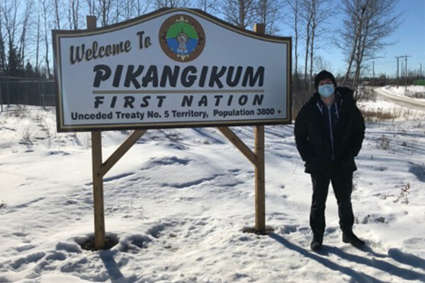 Dr. Elliot lass in pikangikum