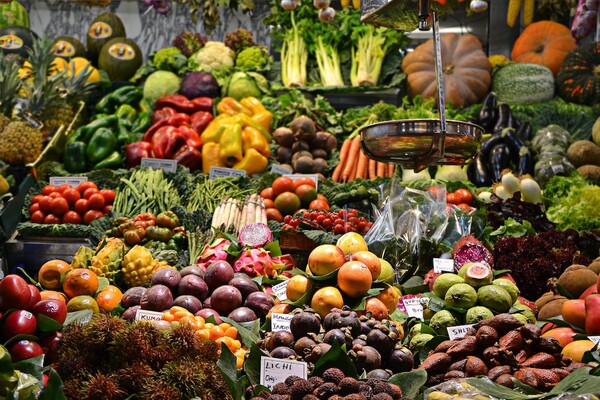 Market Image of vegetables and fruit