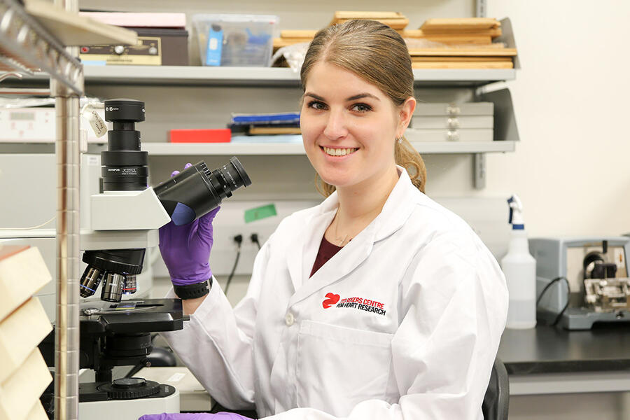 Bailey Bernknopf is a graduate researcher working toward a cure for heart conditions under the supervision of Professor Craig Simmons at U of T’s Institute of Biomaterials and Biomedical Engineering (photo by Tyler Irving)
