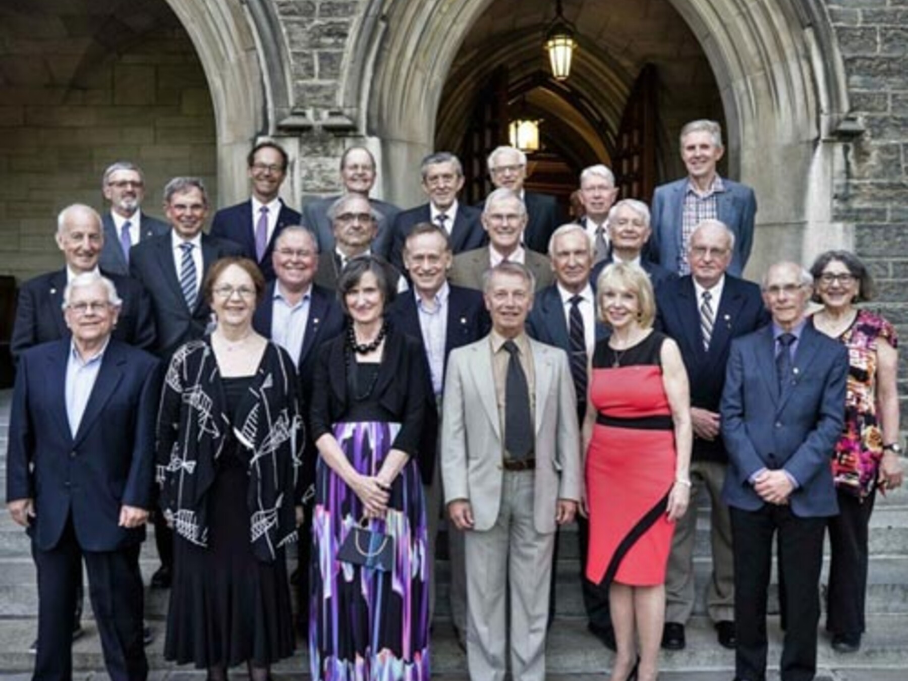 Photo of alumni together