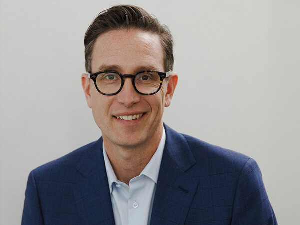 Portrait of Dan Riskin