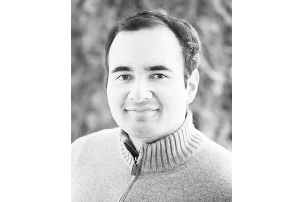 Mohammad Asadi-Lari, who died in the Ukraine International Airlines Flight PS752 crash on January 8, 2020, was named valedictorian by his classmates.