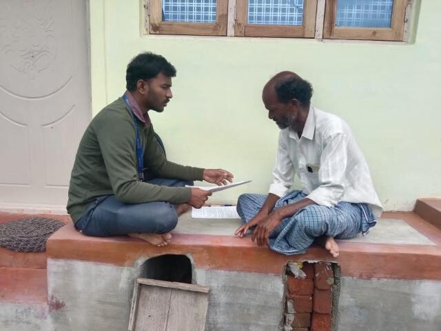 HeLTI India Investigator speaking with study participant in Mysore, India.