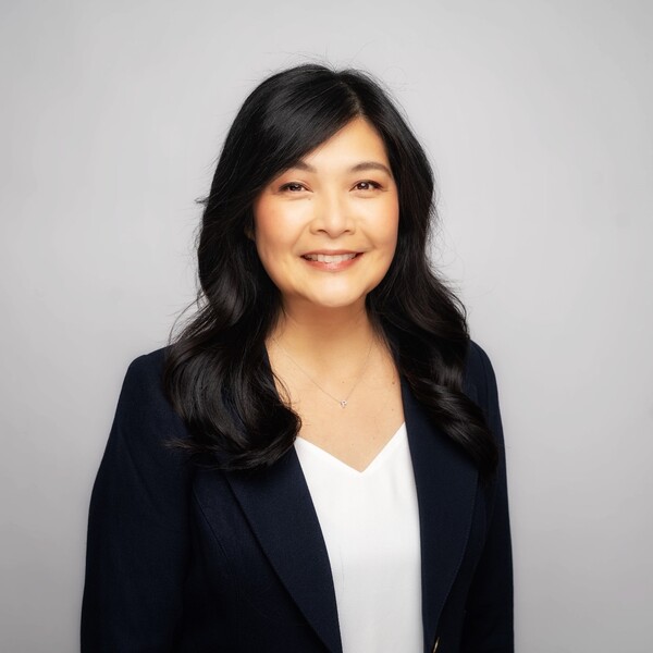 Headshot of Perla Lansang