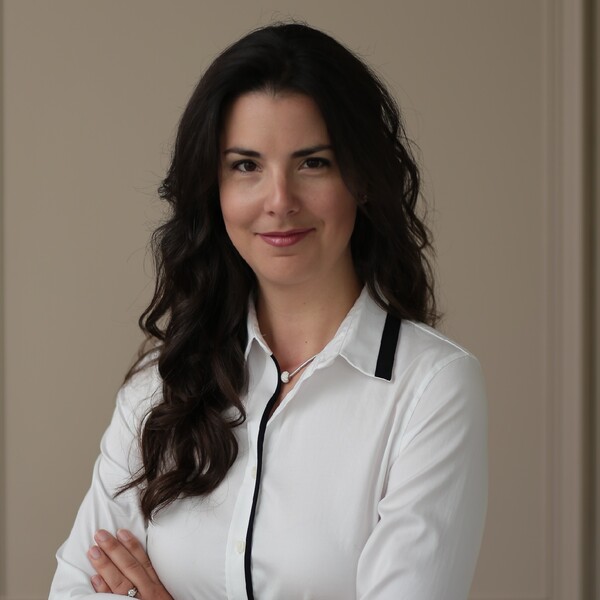 Headshot of Helen Miliotis